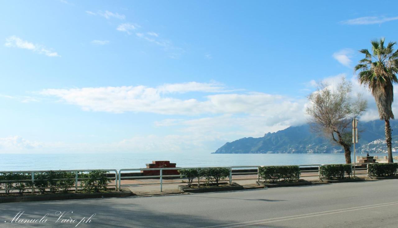 Seafront Apartment Salerno Bagian luar foto